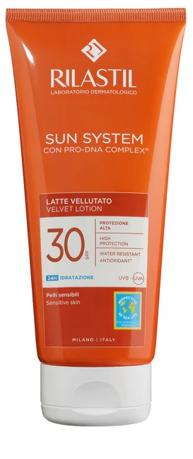 RILASTIL SUN SYSTEM PHOTO PROTECTION TERAPY LATTE VELLUTANTE SPF 30 200 ML - Luckyfarma.it